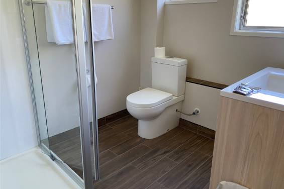 Twin Studio Unit bathroom